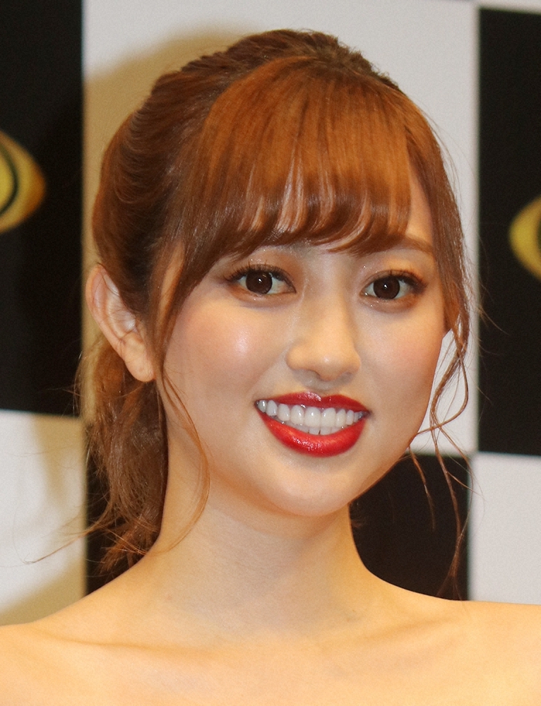 菊地亜美　キングサイズのベッド購入で大はしゃぎに「跳びすぎ」「シャンデリア気をつけてー」― スポニチ Sponichi Annex 芸能