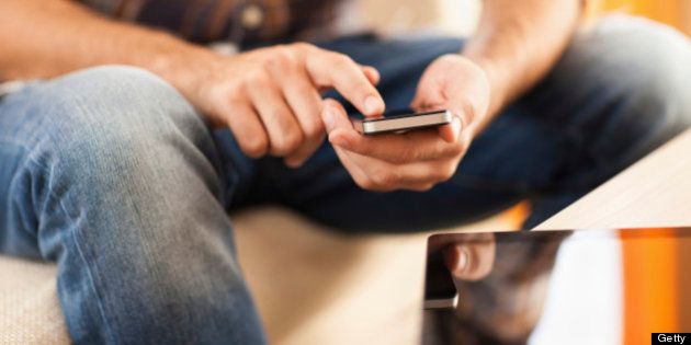 ストーカーで有罪判決受けた男性「治療で人生変わった」…おもちゃの携帯使い欲求減らす