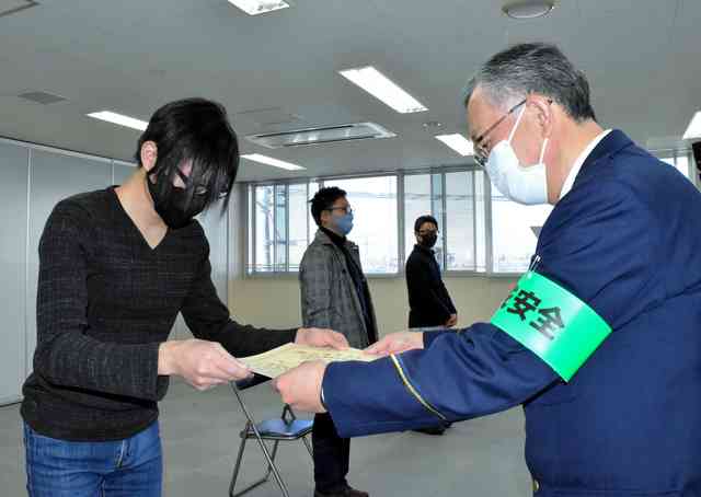 響く防犯ブザー、助け求める小4女児　通行人ら連携「やるしかない」