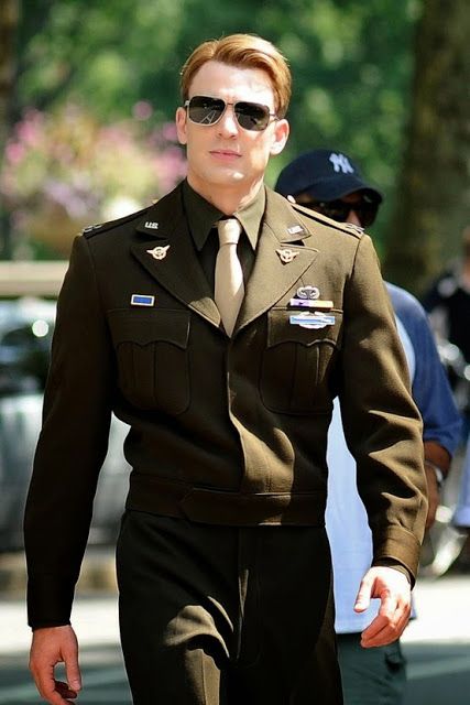 軍服や戦闘服が好きな人Part4