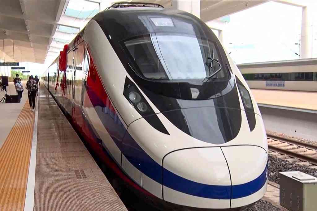 ラオス鉄道3日開通　中国直結、「債務のわな」懸念（時事通信） - Yahoo!ニュース