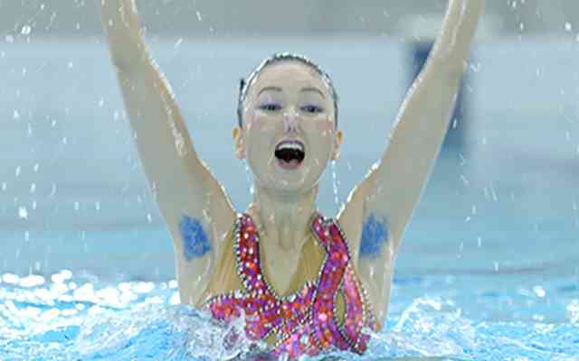 「何かがおかしい」シンクロ選手のアレが気になって、演技に集中できない  –  grape [グレイプ]