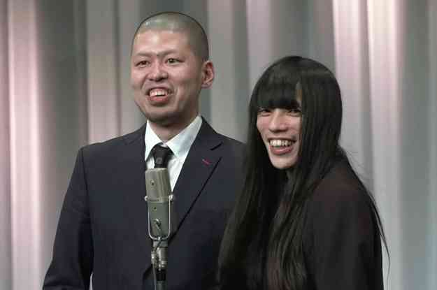 「黒人が触ったもの座れるか！」吉本芸人のネタに批判 「Aマッソよりひどい」