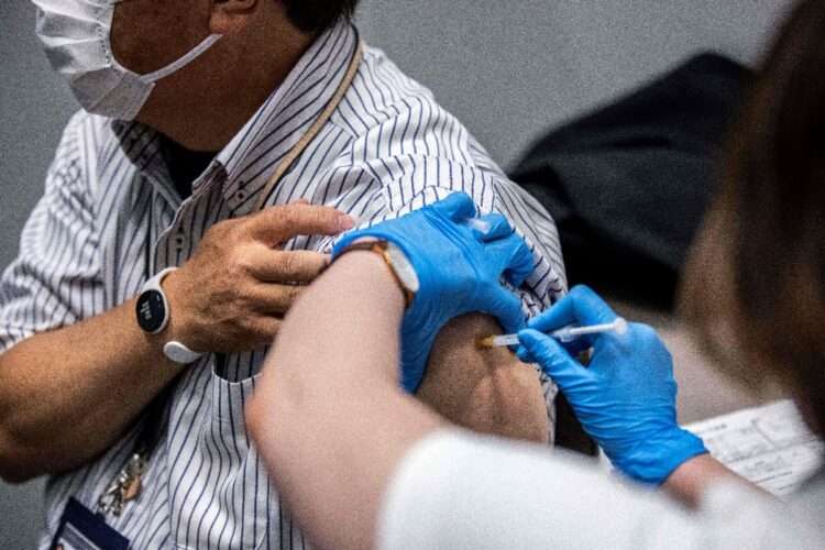 ワクチン接種後に急死した30歳男性の遺族「原因はワクチンしか考えられない」（NEWSポストセブン） - Yahoo!ニュース