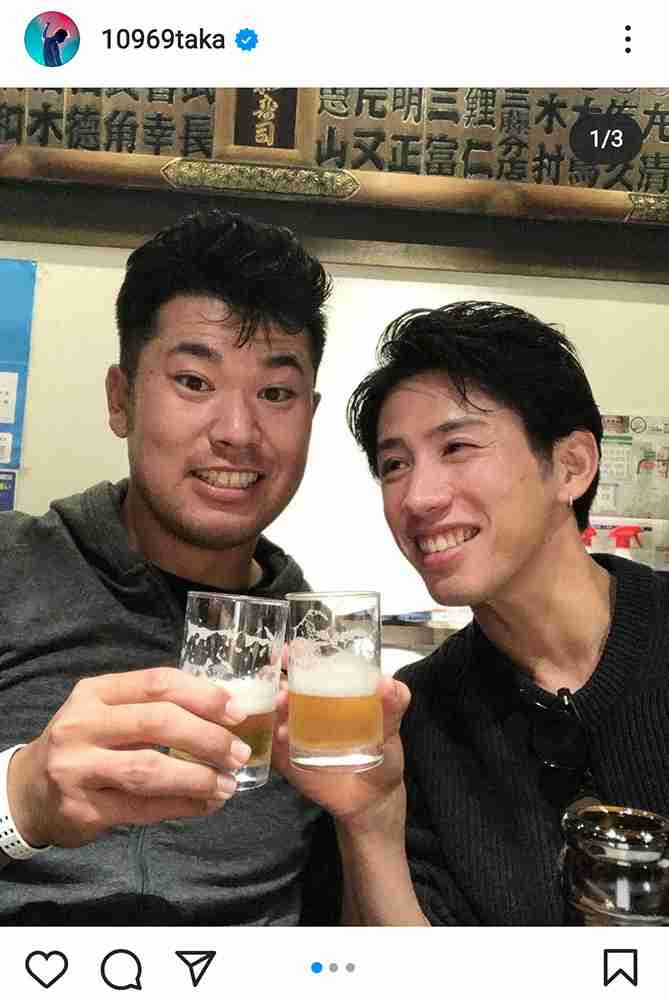 ワンオクTaka、あの超大物と「イブ寿司」ショット　「仲良し過ぎ」「こんなお茶目な顔するんだ」の声