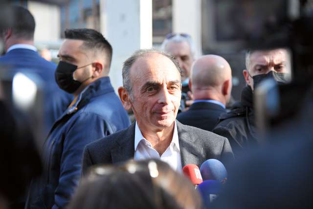 アラブ系移民を敵視、極右ゼムール氏が仏大統領選に名乗り　（朝日新聞デジタル） - Yahoo!ニュース