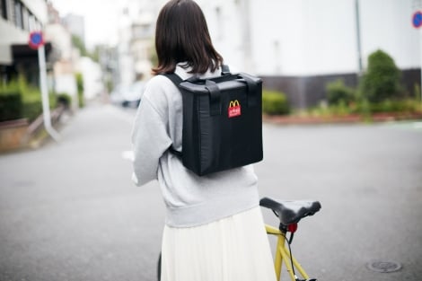 【福袋2022】マクドナルドは「マンハッタンポーテージ」とコラボ 美しく光るポテトライトに保温・冷リュックなどSPグッズ