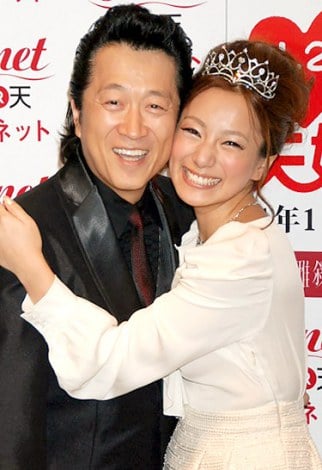 妻と別居中のダイアモンド☆ユカイ、ラブコールも一蹴され嘆く「年の瀬にも俺の愛は届かない」