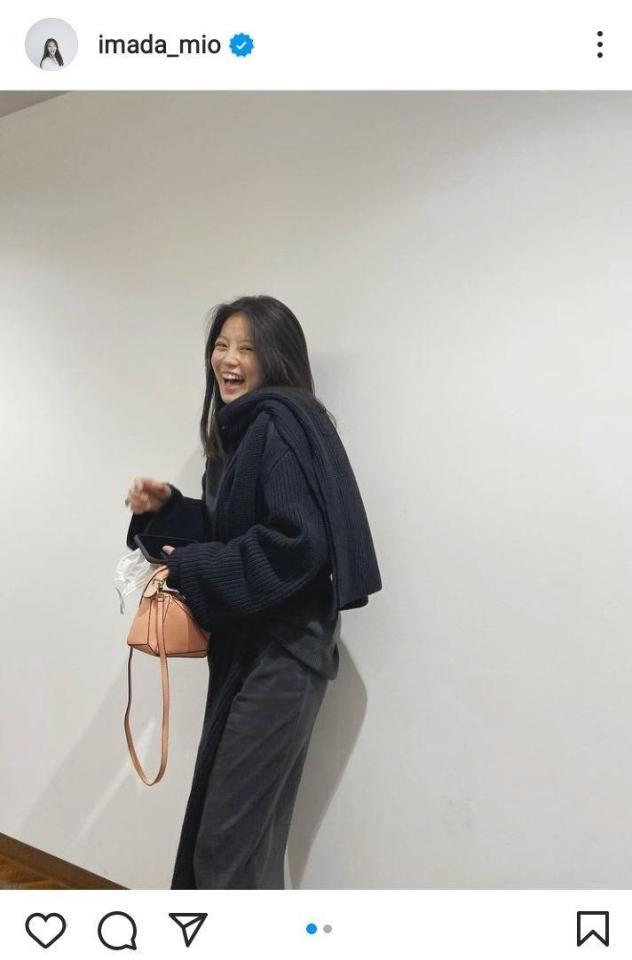今田美桜　黒コーデにロエベの笑顔写真に「きゅん」殺到　8時間で28万超の反響