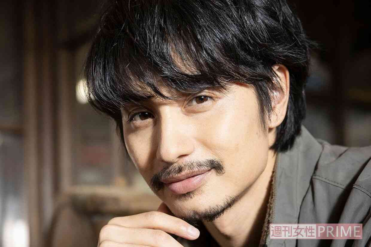 中村蒼が初の“ヒゲ姿”で調教師役、馬と過ごす日々に「癒し効果を実感しています」