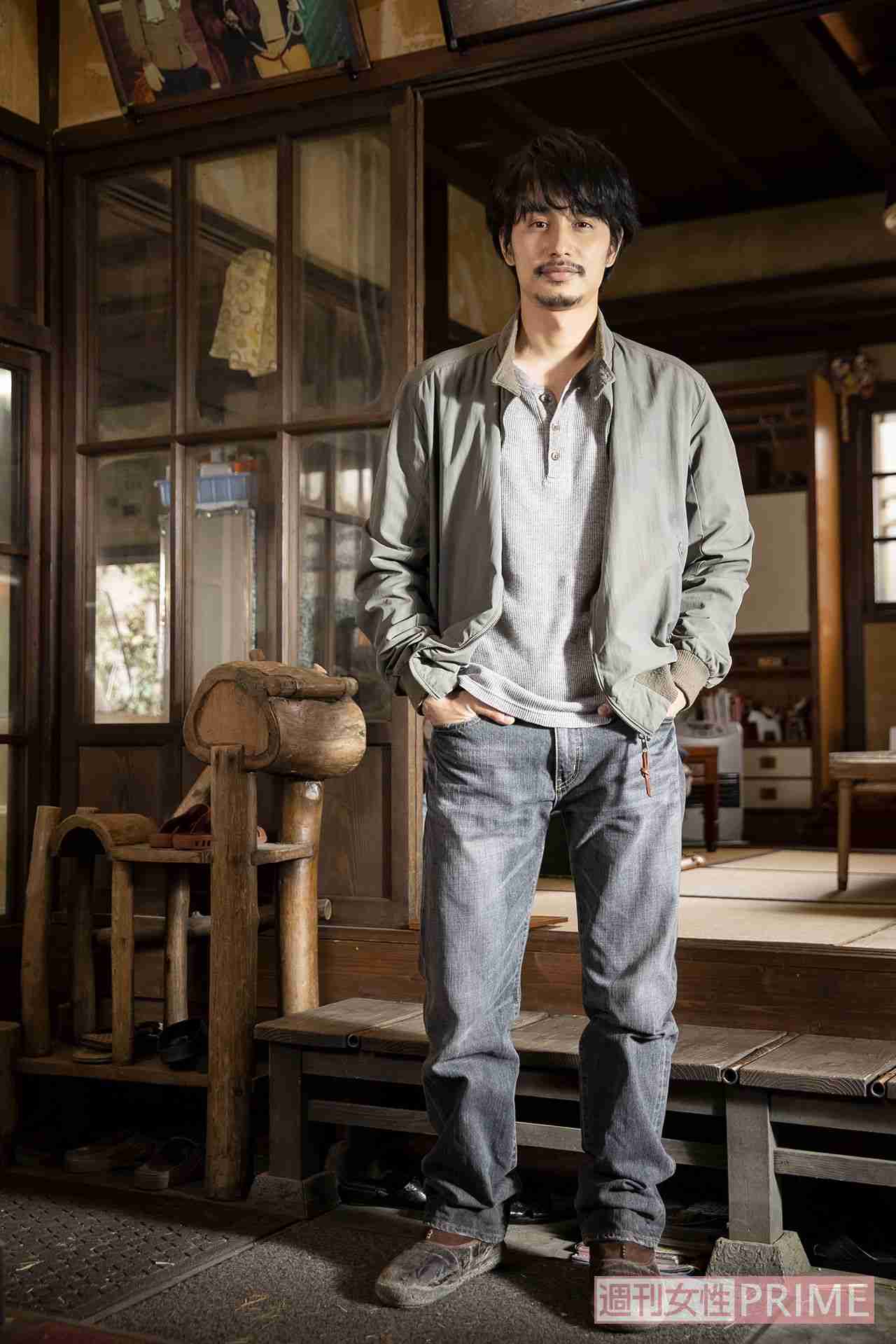 中村蒼が初の“ヒゲ姿”で調教師役、馬と過ごす日々に「癒し効果を実感しています」