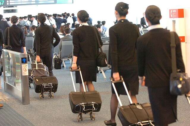 CAへの盗撮被害 上空を飛ぶ飛行機内という特殊環境にある法律の壁 (2021年12月12日掲載) - ライブドアニュース