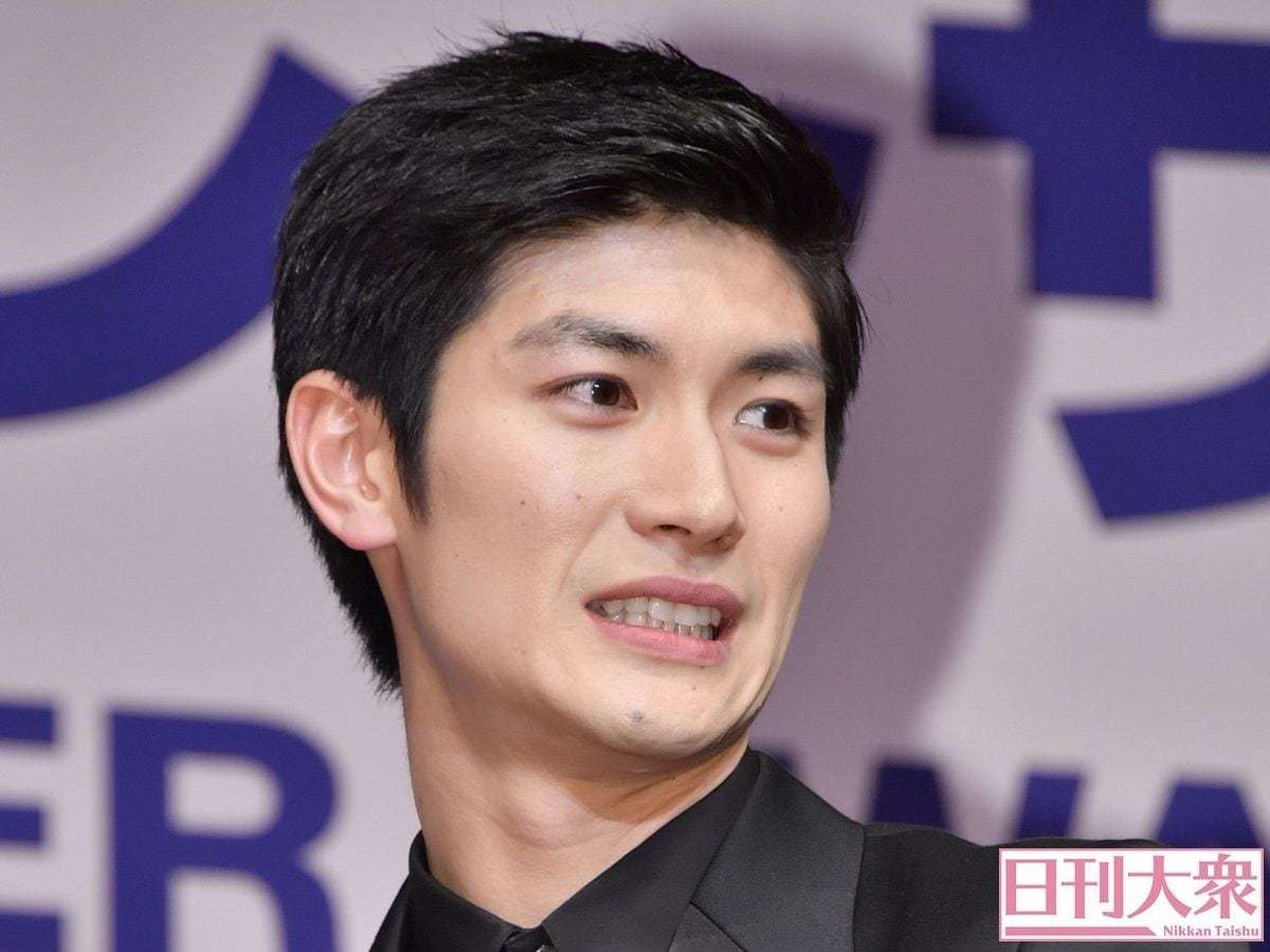 故・三浦春馬さん、鈴木亮平＆JUJU司会のNHK『せかほし』元日SP決定で蘇る「ハワイ・サーフィン・映画」の果たされなかった想い | 日刊大衆