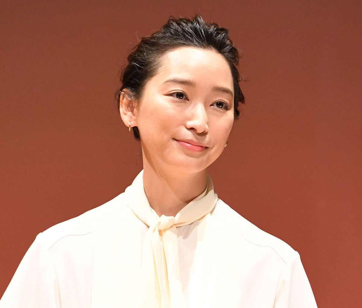 杏が来春〝子連れ〟でフランス移住か　後押しした「日本沈没」の２人（東スポWeb） - Yahoo!ニュース