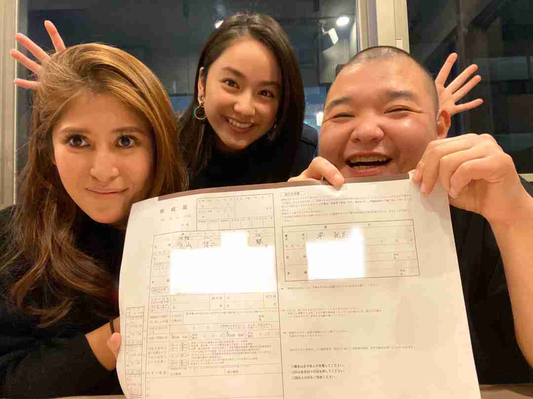 内山信二“いい肉の日”一般女性と結婚、証人は平祐奈