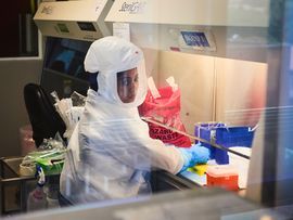 オミクロン変異株の流行、パンデミックの終わりを示唆－南ア研究（Bloomberg） - Yahoo!ニュース