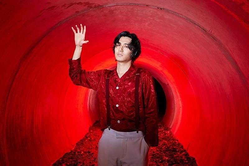 藤井風、「きらり」「燃えよ」など話題曲を集めたニュー・アルバム『LOVE ALL SERVE ALL』発売へ