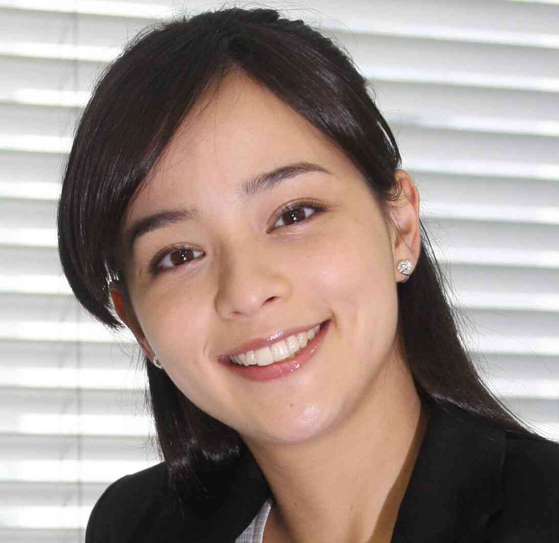 加藤ローサ、松井大輔に「家事も頑張ってほしいんだけど」…夫のサッカー＆フットサル“二刀流”決定で言及 : スポーツ報知