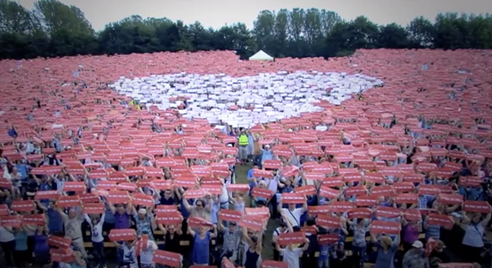 【海外の反応】　パンドラの憂鬱 オランダ「日本が大好きだから」 5万人による日本への祈りが物凄い