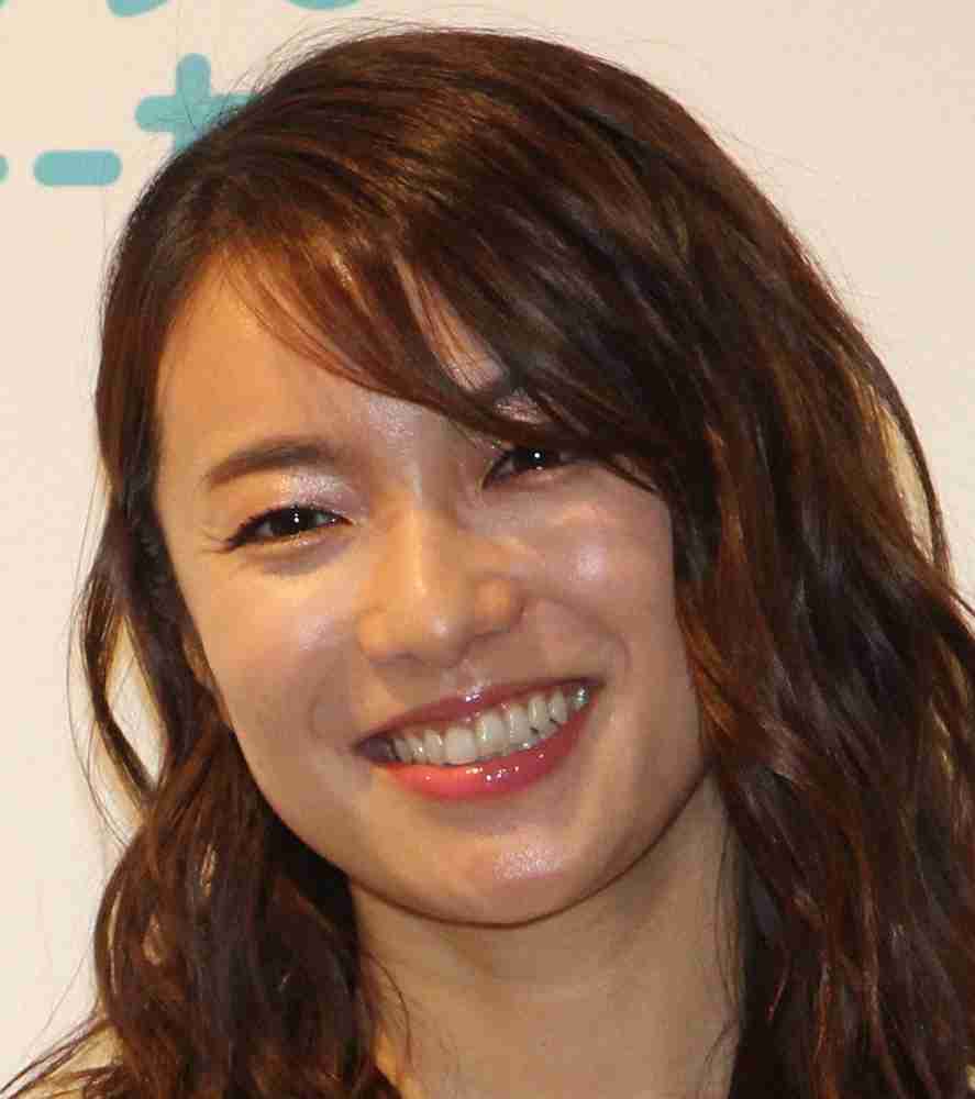 内山理名　夫・吉田栄作との結婚2カ月の記念日「旦那さん拘りの一品」でディナー「幸せそうで何より」
