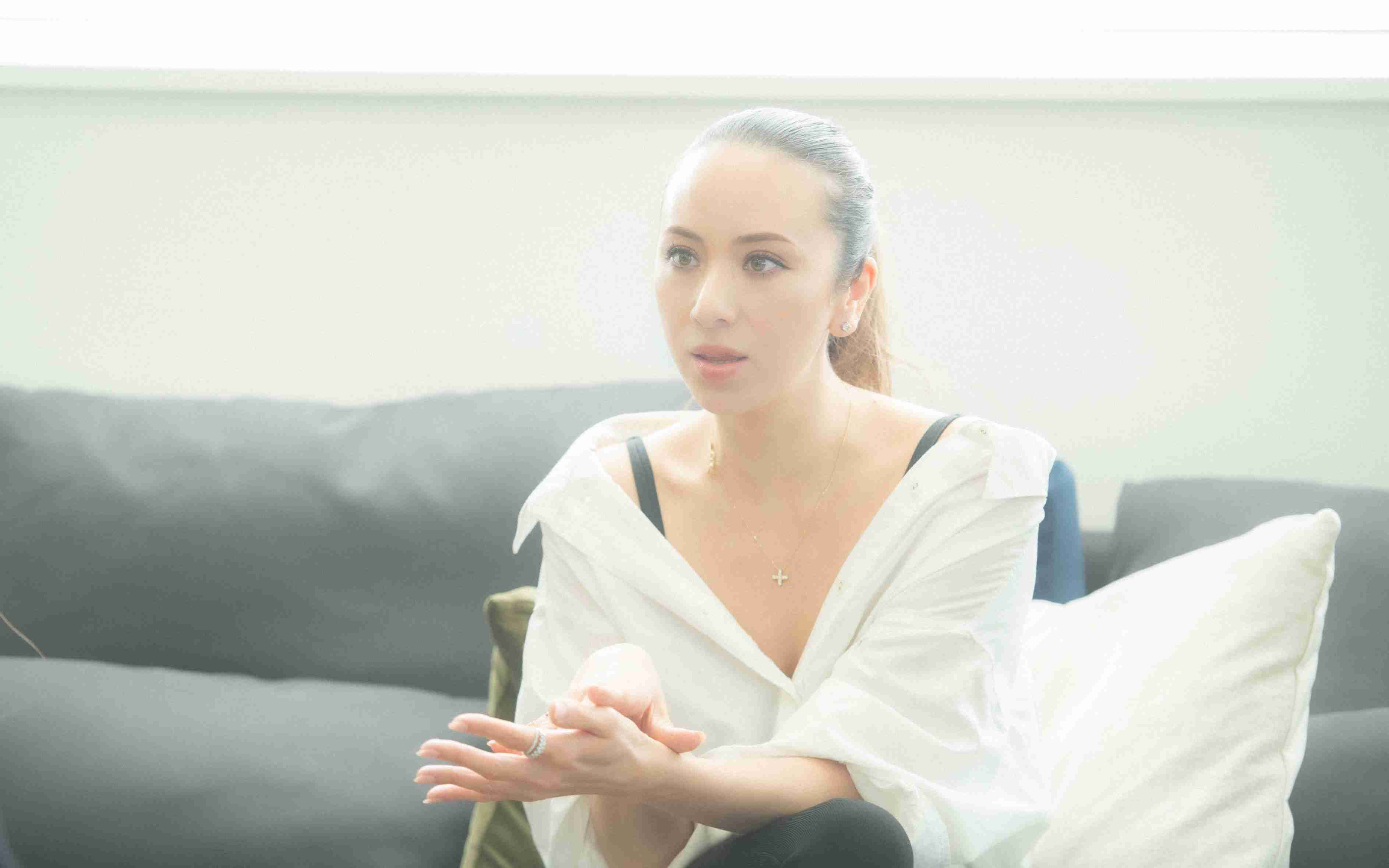 「明日離婚したいと毎日思っていた」……道端アンジェリカが語る1年8ヶ月の離婚協議と”美人局”疑惑の真相 | 文春オンライン
