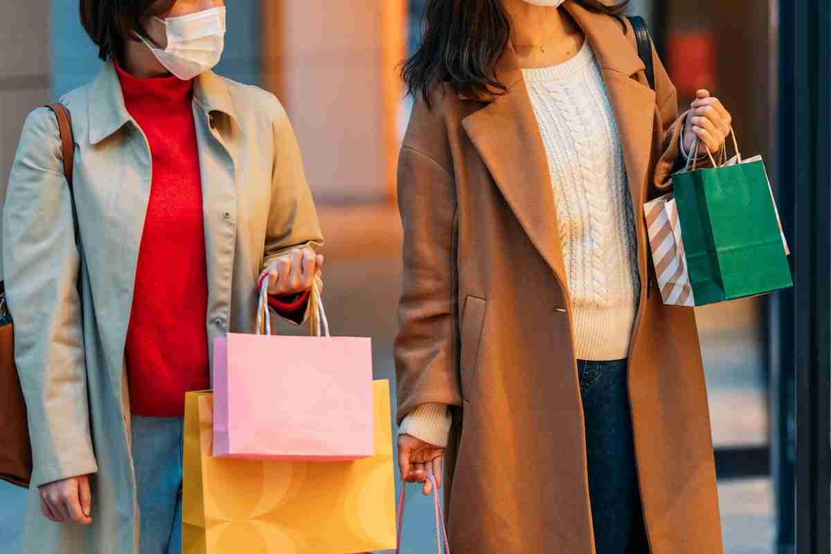 これはリベンジ消費かムダ遣いか？「20万円のダウンジャケット」を購入した30代主婦の葛藤