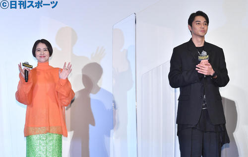 東出昌大、退所報道後初の公の場「コンフィデンスマン」舞台あいさつで笑顔 - シネマ : 日刊スポーツ