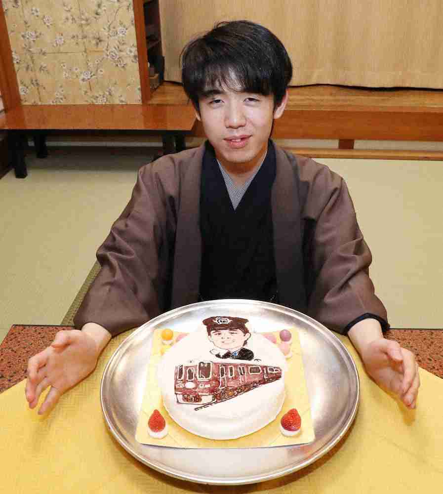 藤井竜王　「くいだおれ太郎」風衣装で撮影「ハハハハ…無になってやりました」