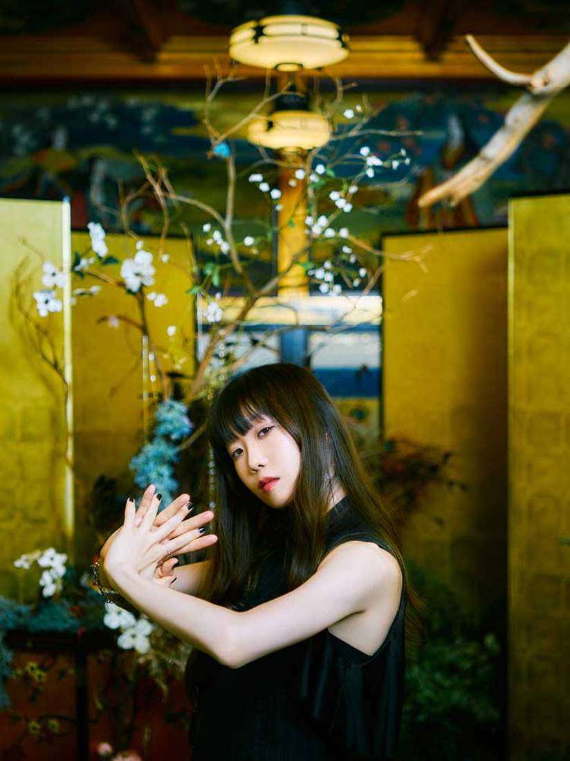 Aimer、『鬼滅の刃』オープニングテーマ「残響散歌」が海外配信チャート23冠達成！（THE FIRST TIMES） - Yahoo!ニュース