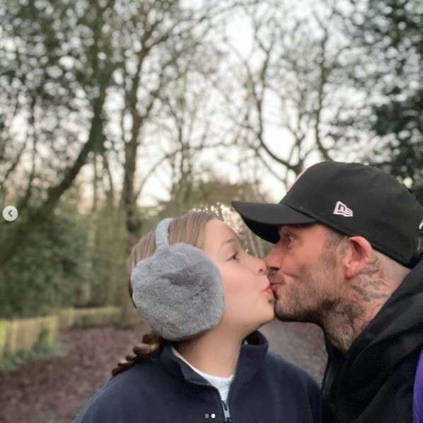 デヴィッド・ベッカム、娘ハーパーちゃんと口づけショットをまたもや公開 「もう大きいから止めるべき」ファンがうんざり