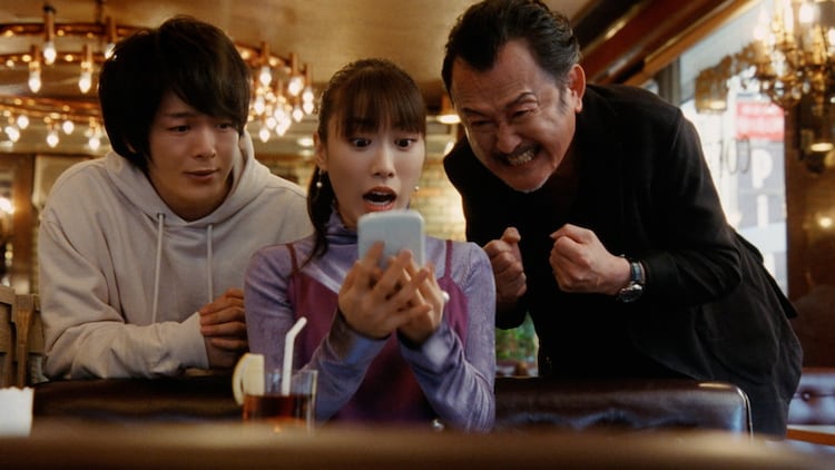 ゴールドシップ似の高城れに「ウマ娘 プリティーダービー」に興奮、吉田鋼太郎＆中村倫也と大盛り上がり（コメントあり / CM動画あり） - 音楽ナタリー