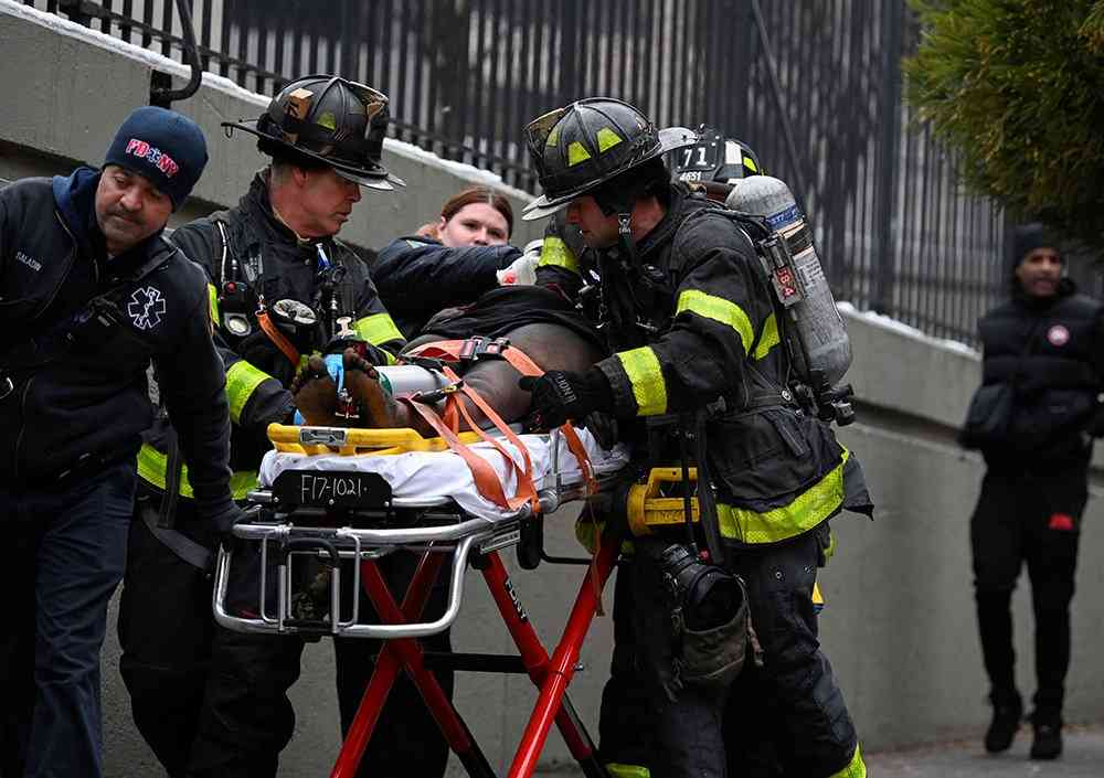 「助けて」と泣き声　子供含む19人死亡、ニューヨーク「最悪の火災」