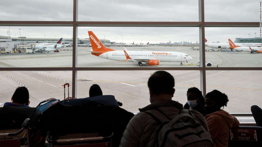機内で飲んで大騒ぎの一行、航空会社に搭乗拒まれ帰国できず（CNN.co.jp） - Yahoo!ニュース