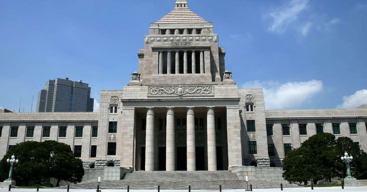 わいせつ教員、免許再交付の拒否可能に　防止法が成立: 日本経済新聞