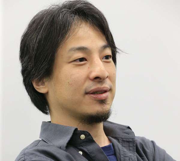 沖縄警察署“包囲騒動”がきっかけに…「日本でも若者の暴動が増える」ひろゆき氏が指摘