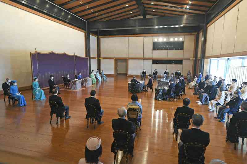 ＜皇室の活動＞（1月7～20日）　コロナ対策して「歌会始の儀」（毎日新聞） - Yahoo!ニュース