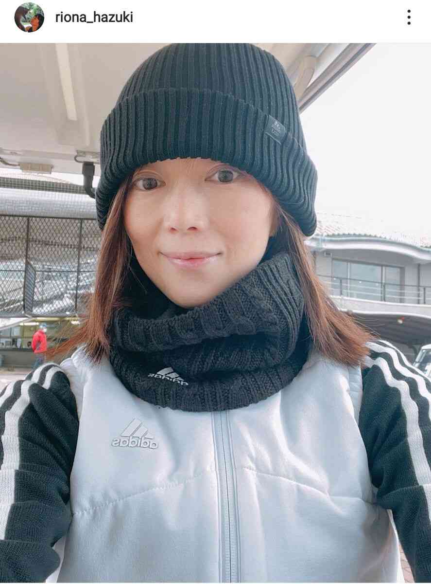 葉月里緒奈、新年「初打ち」ゴルフウェア姿披露…ホルモンバランスの乱れから睡眠不足も告白 : スポーツ報知
