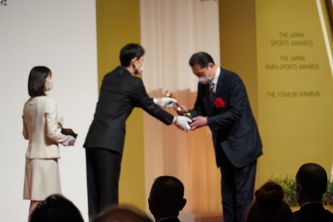 男子日本代表チーム・龍神NIPPONが「第70回日本スポーツ賞 競技団体別最優秀賞」を受賞 - トピックス｜公益財団法人日本バレーボール協会