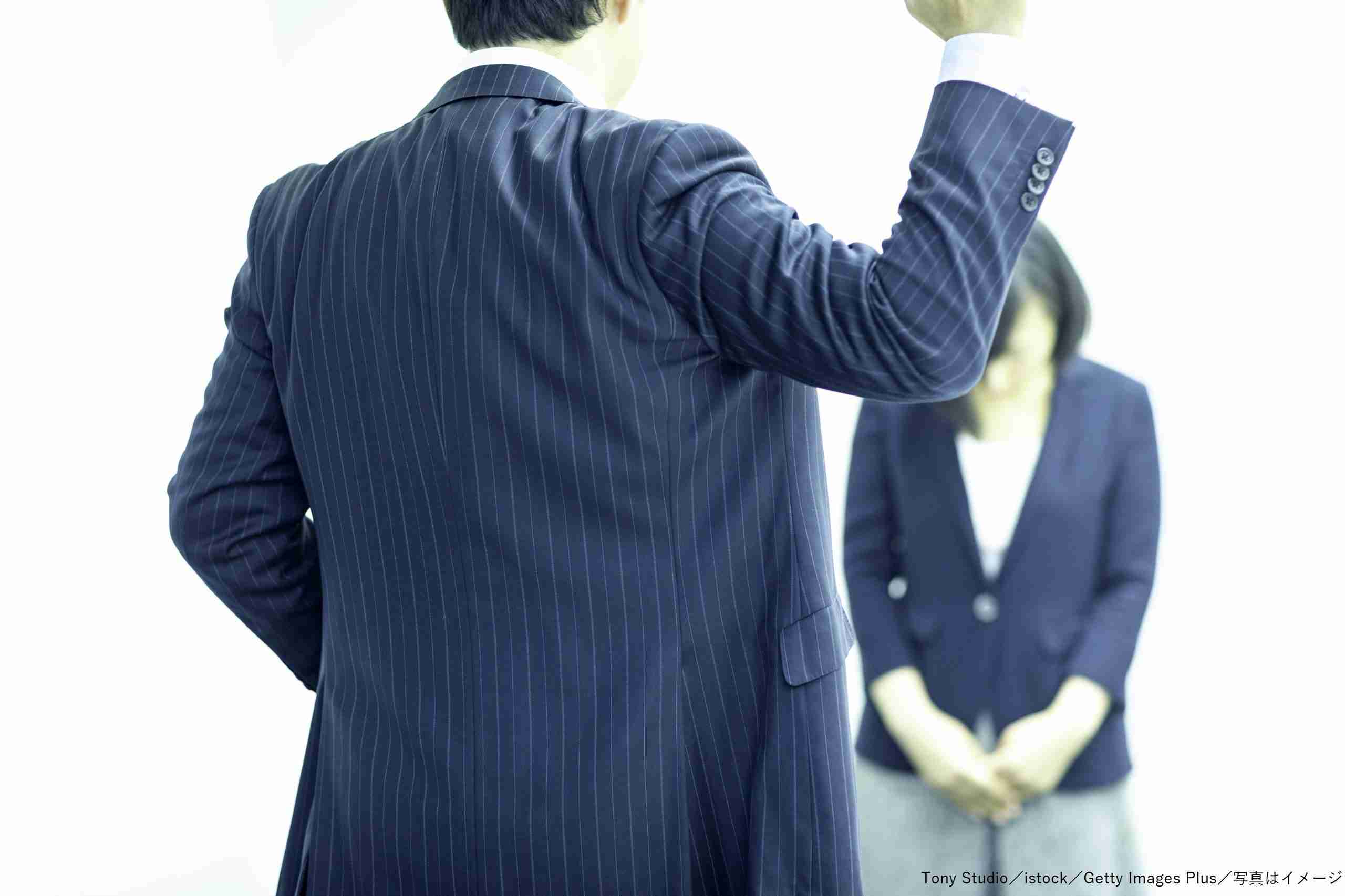 白髪に悩む女性社員に「みっともないから染めて」　社長の心ない言葉に非難の嵐 – Sirabee