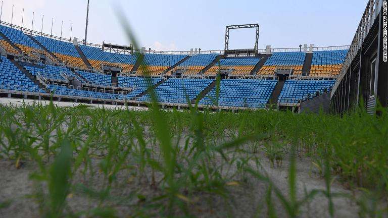VIPだけ暖房、放置ゴミの山…北京五輪「閉会式」ヒドすぎる裏側