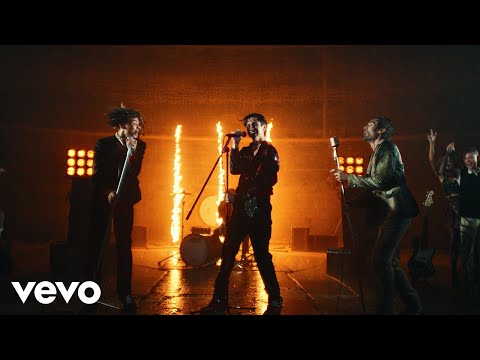 Don’t Freak Out ft. iann dior, Travis Barker & Tyson Ritter (Official Video) - YouTube
