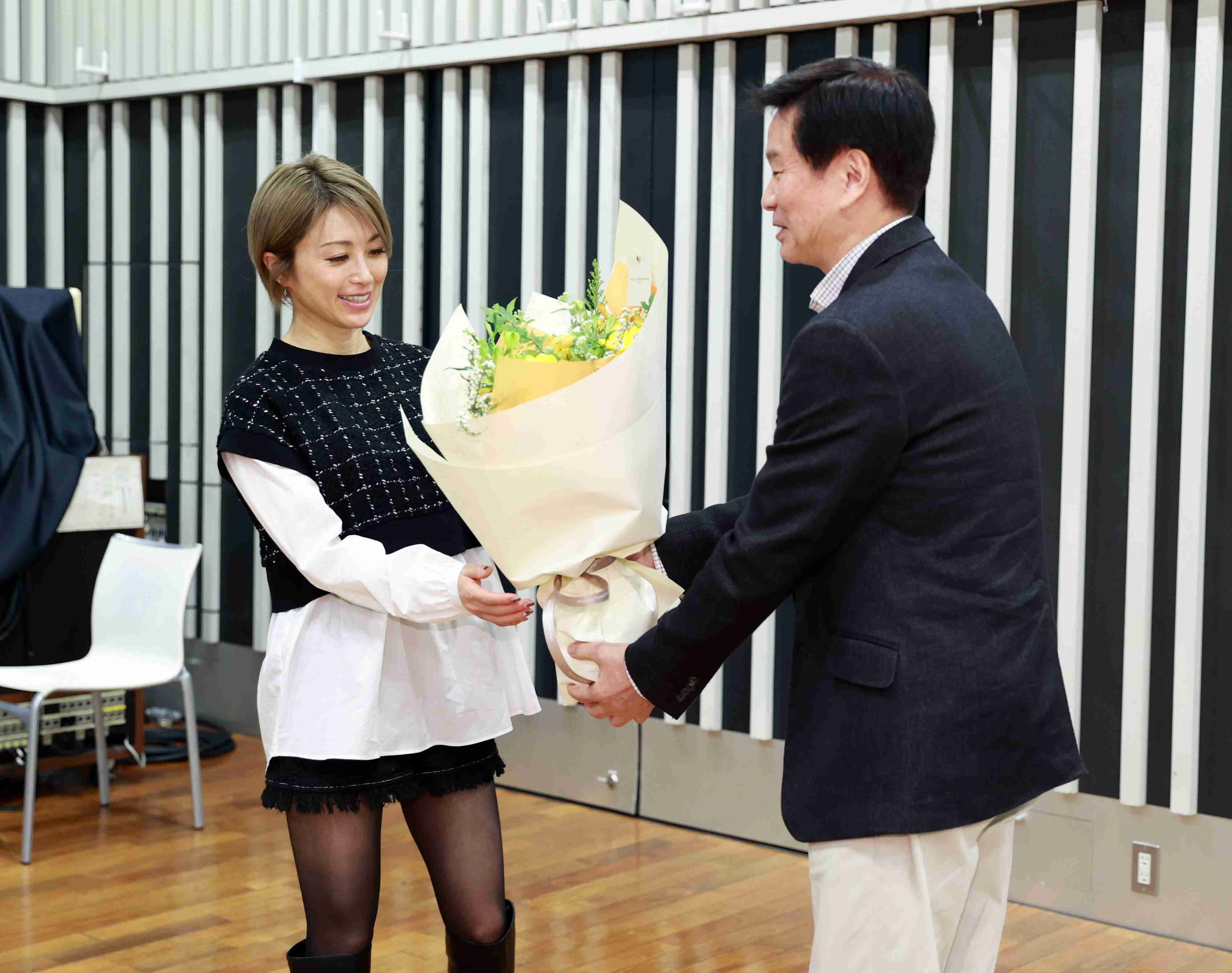 金髪ショートに変身したのりピーに大先輩の森田健作もドキッ!?