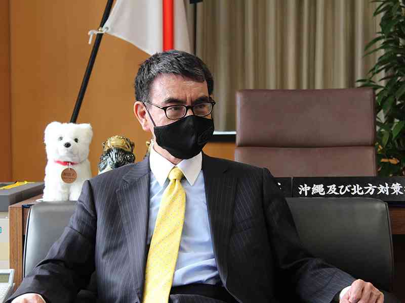 【ついに乳児たちも人口削減のターゲットに】河野太郎、生後6ヶ月以上の乳児にもコロナワクチンを接種させる計画を打ち出す  |  RAPT理論のさらなる進化形