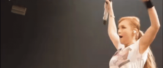 浜崎あゆみが意味深メッセージ「お決まりのつまんないルール、押し付けられたくない」