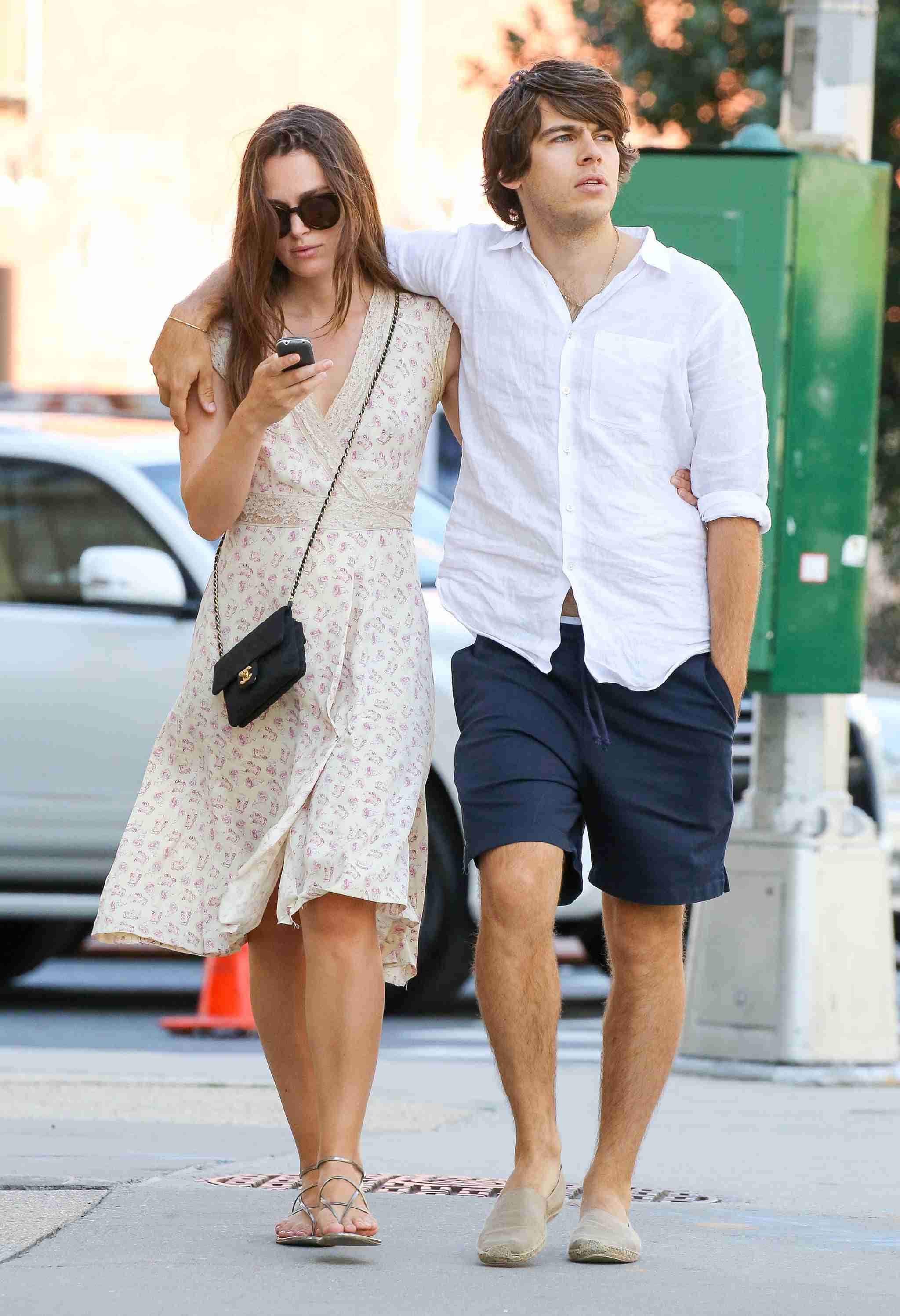 比嘉愛未の写真集発売にガッカリ…「見たくなかった」「迷走してる？」