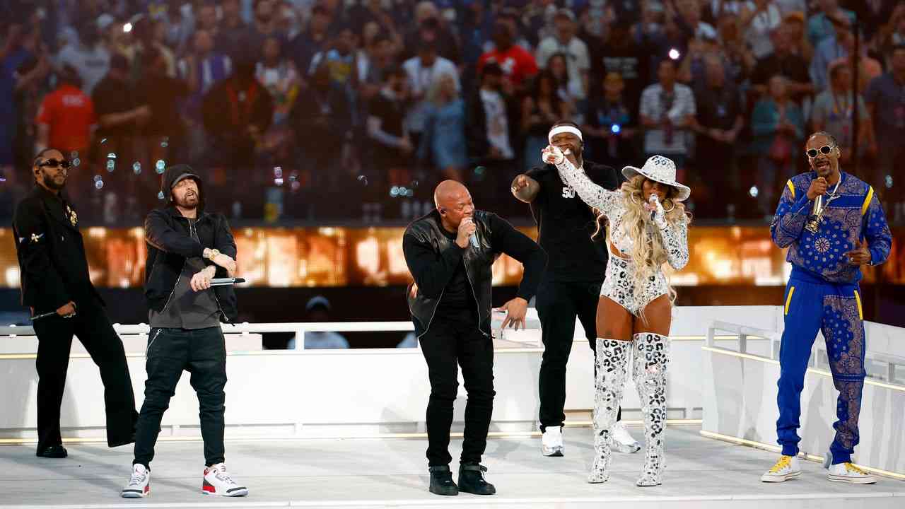 スーパーボウルのハーフタイムショー、ドクター・ドレやエミネム、メアリー・J.ブライジらが豪華共演！ | Vogue Japan