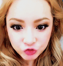 浜崎あゆみが意味深メッセージ「お決まりのつまんないルール、押し付けられたくない」