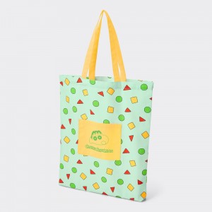 クレヨンしんちゃん：GUと初コラボ　ぶりぶりざえもんのTシャツ　チョコビのポーチ