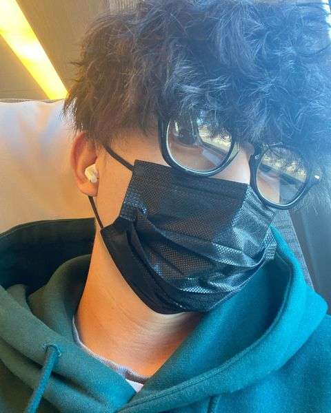 伊藤健太郎「髪切りました」最新イメチェンヘア公開「短いくるくるも似合ってる」「さっぱりですね」