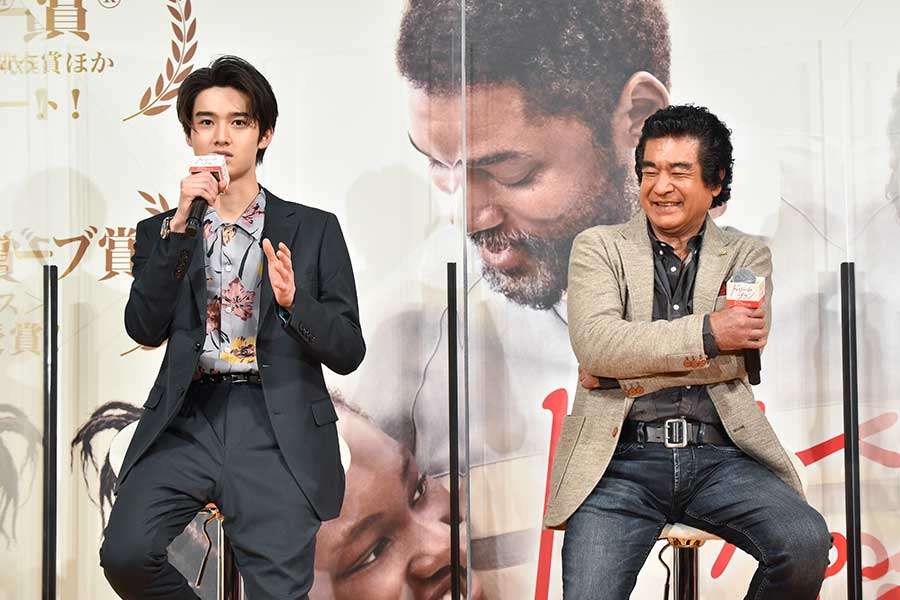 藤岡真威人、75歳の父・藤岡弘、の身体能力に驚愕「動体視力が30代」「スズメバチを峰打ち」